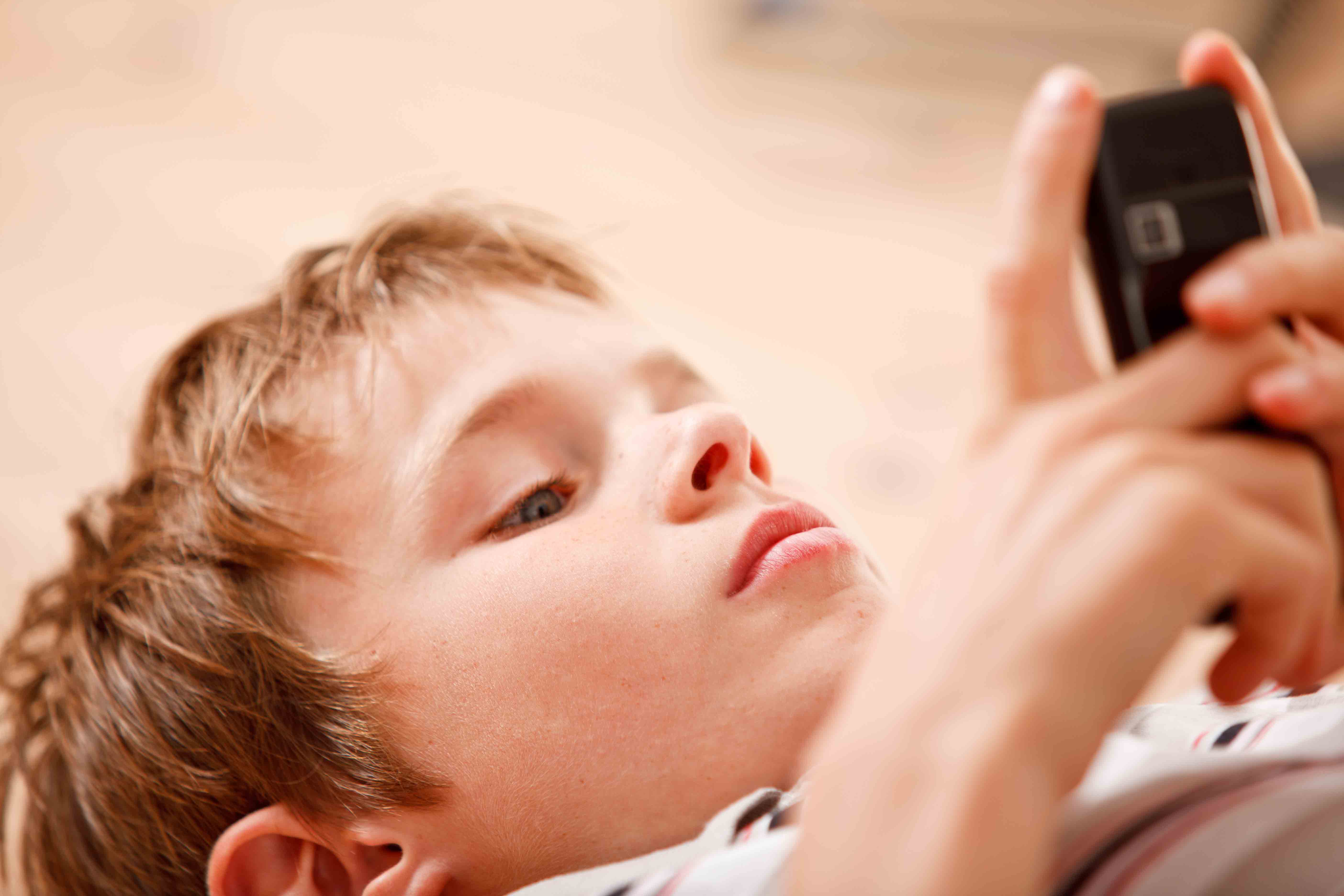 Inconvenientes del móvil en niños